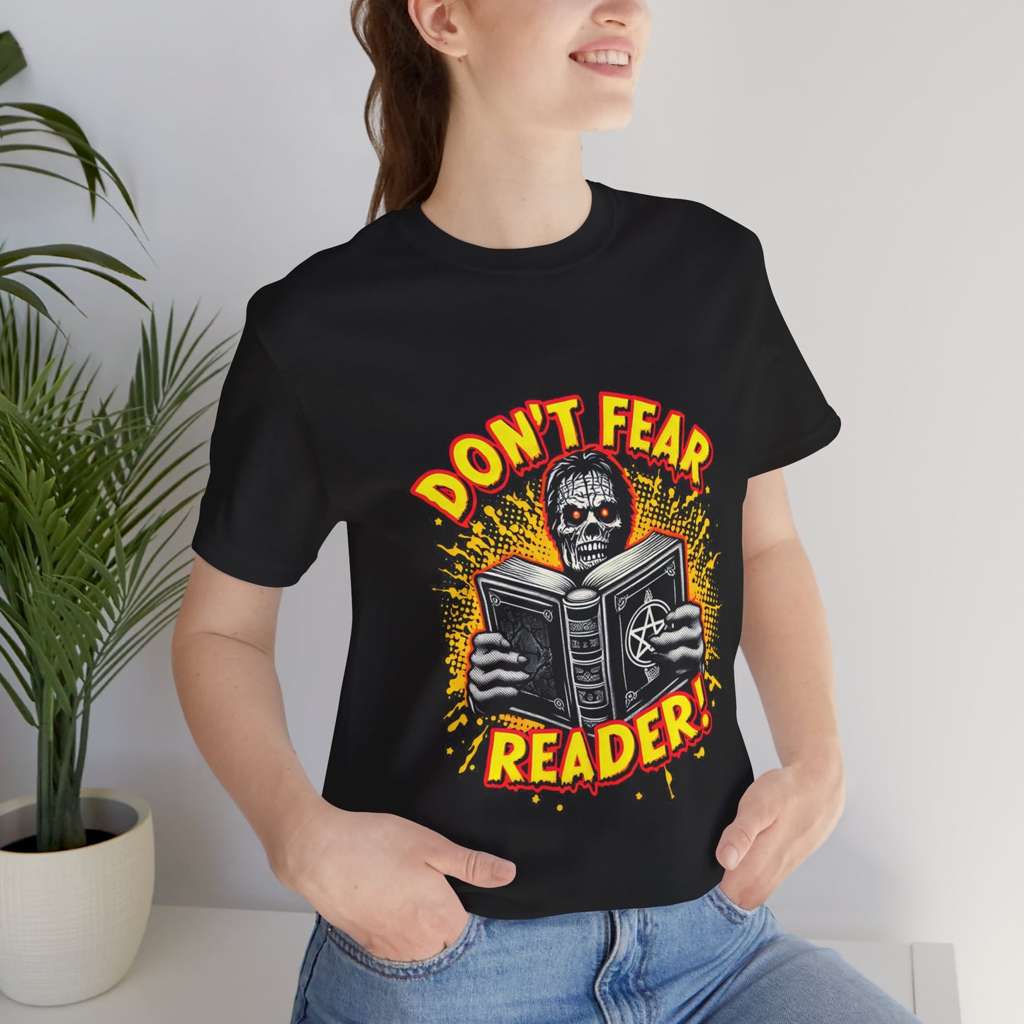 Don’t Fear the Reader - Horror - T-Shirt by Stichas T-Shirt Company